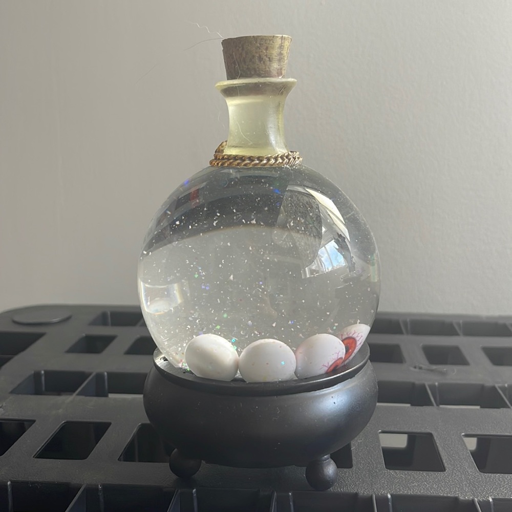Eyeball snow globe